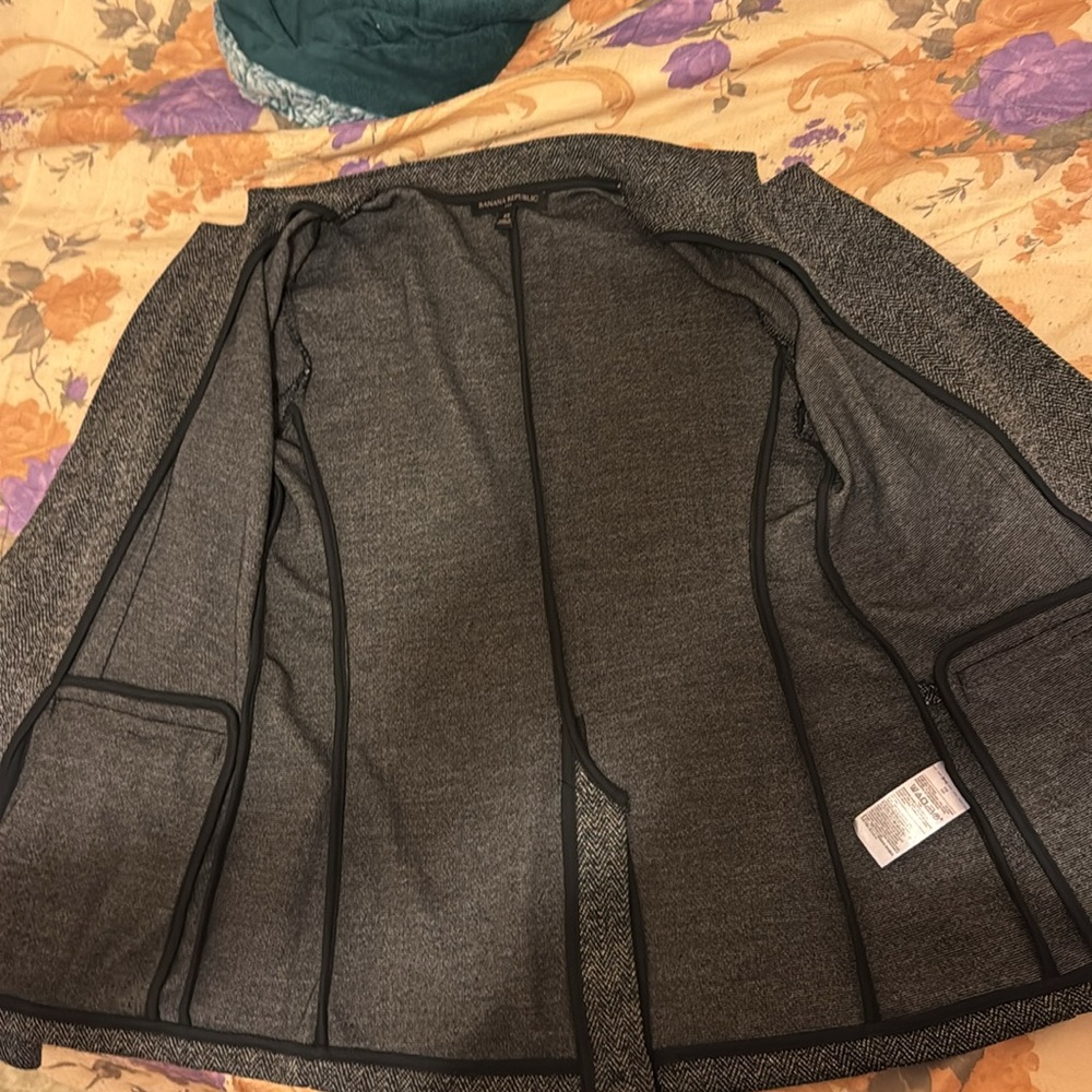 Banana Republic Women's Dark Gray Blazer - Picture 9 of 9